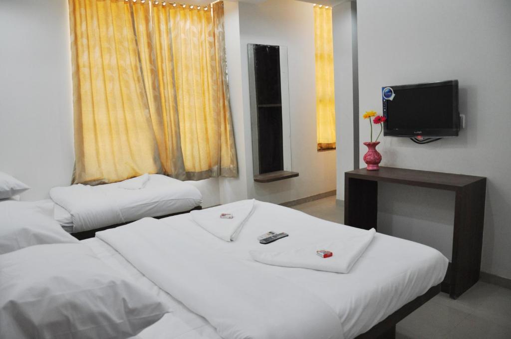 Sai Srushti Hotel Shirdi Phòng bức ảnh